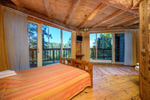 Peretuba vaatega jõele